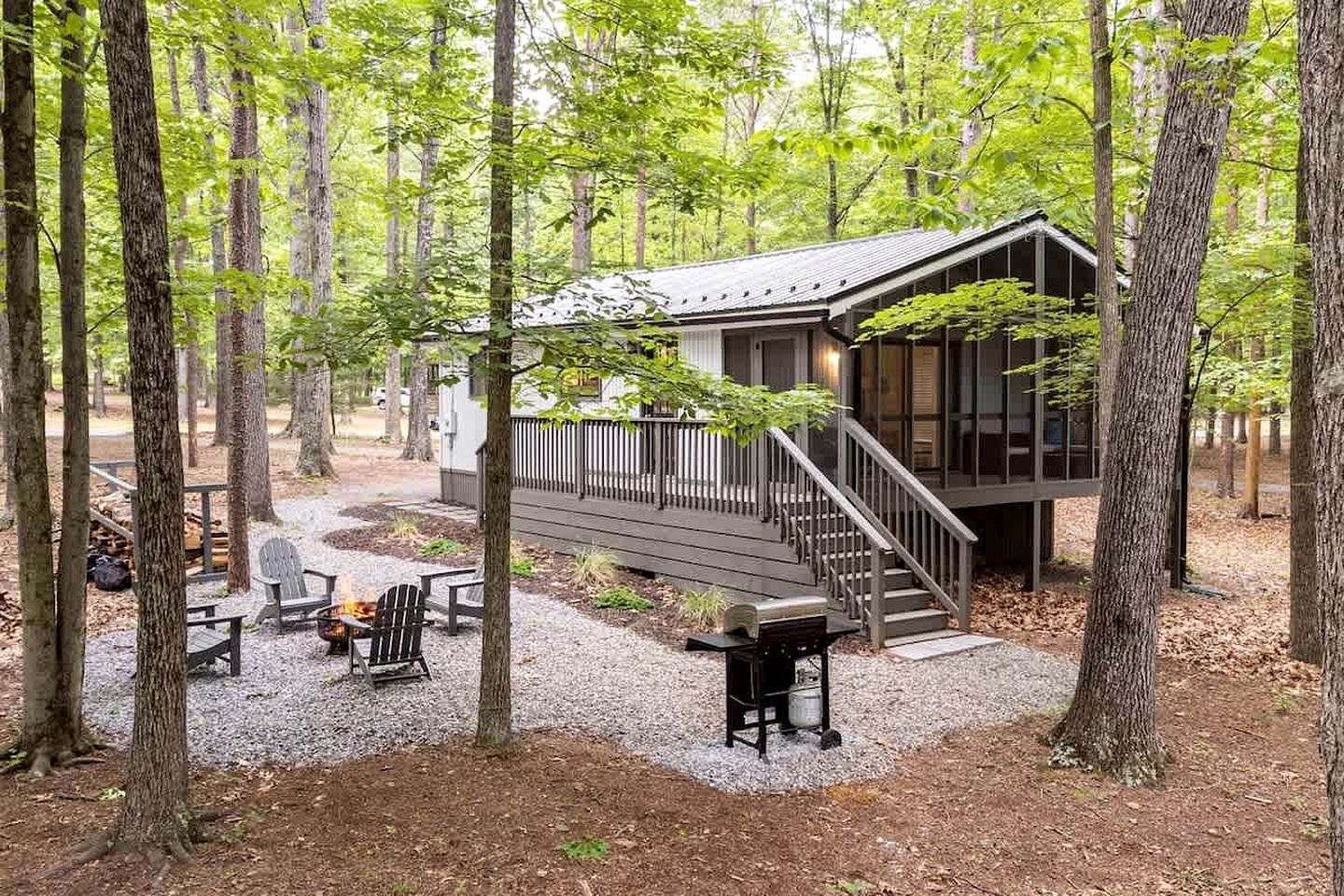 Peaceful Getaway in Hedgesville, Virginia, with Fire Pit and Pool Access, near Antietam National Battlefield