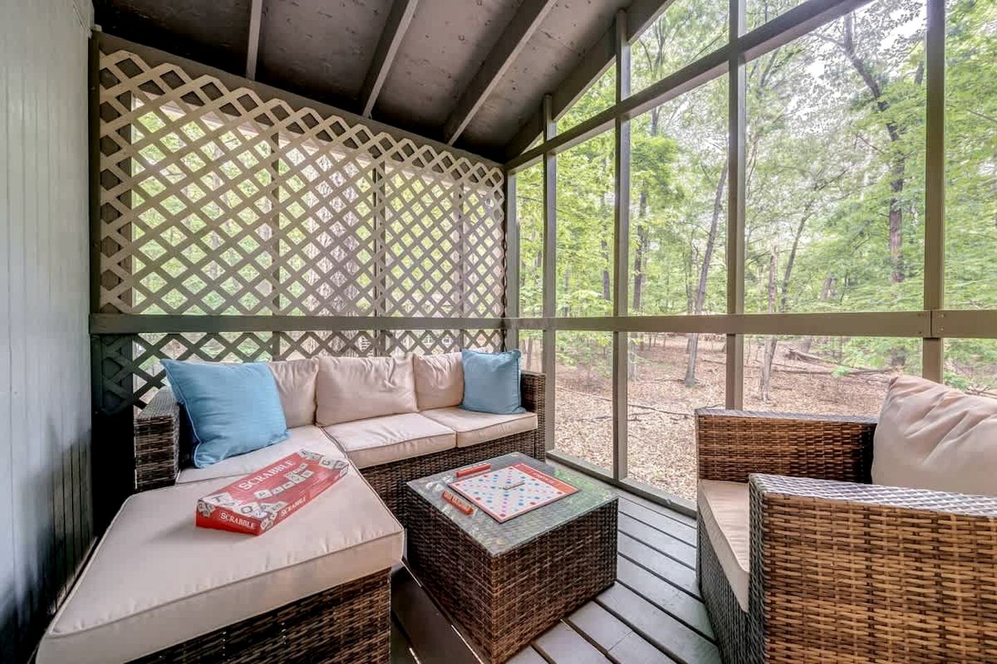 Peaceful Getaway in Hedgesville, Virginia, with Fire Pit and Pool Access, near Antietam National Battlefield
