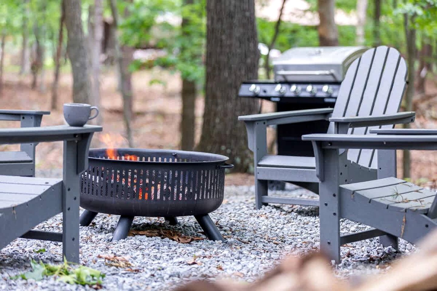 Peaceful Getaway in Hedgesville, Virginia, with Fire Pit and Pool Access, near Antietam National Battlefield
