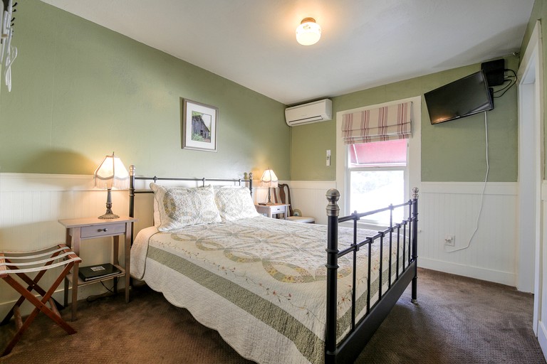 Nature Lodges (Groveland, California, United States)