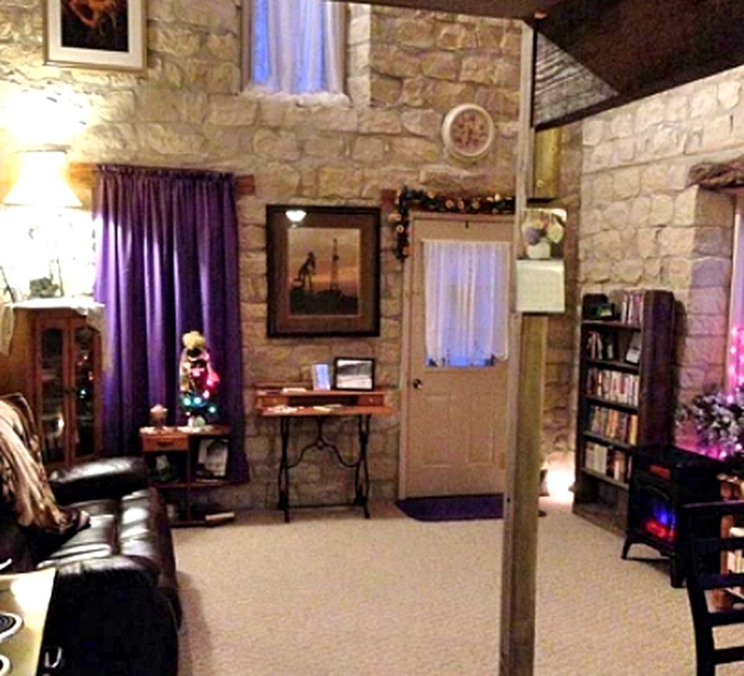 Comfortable Vacation Cottage Rental for Two Guests in Russell County, Kansas