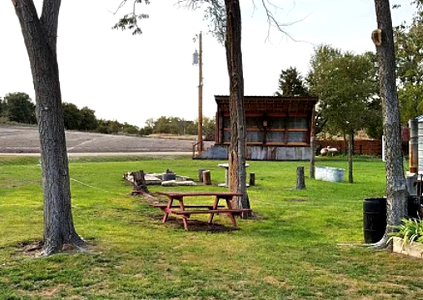 Comfortable Vacation Cottage Rental for Two Guests in Russell County, Kansas