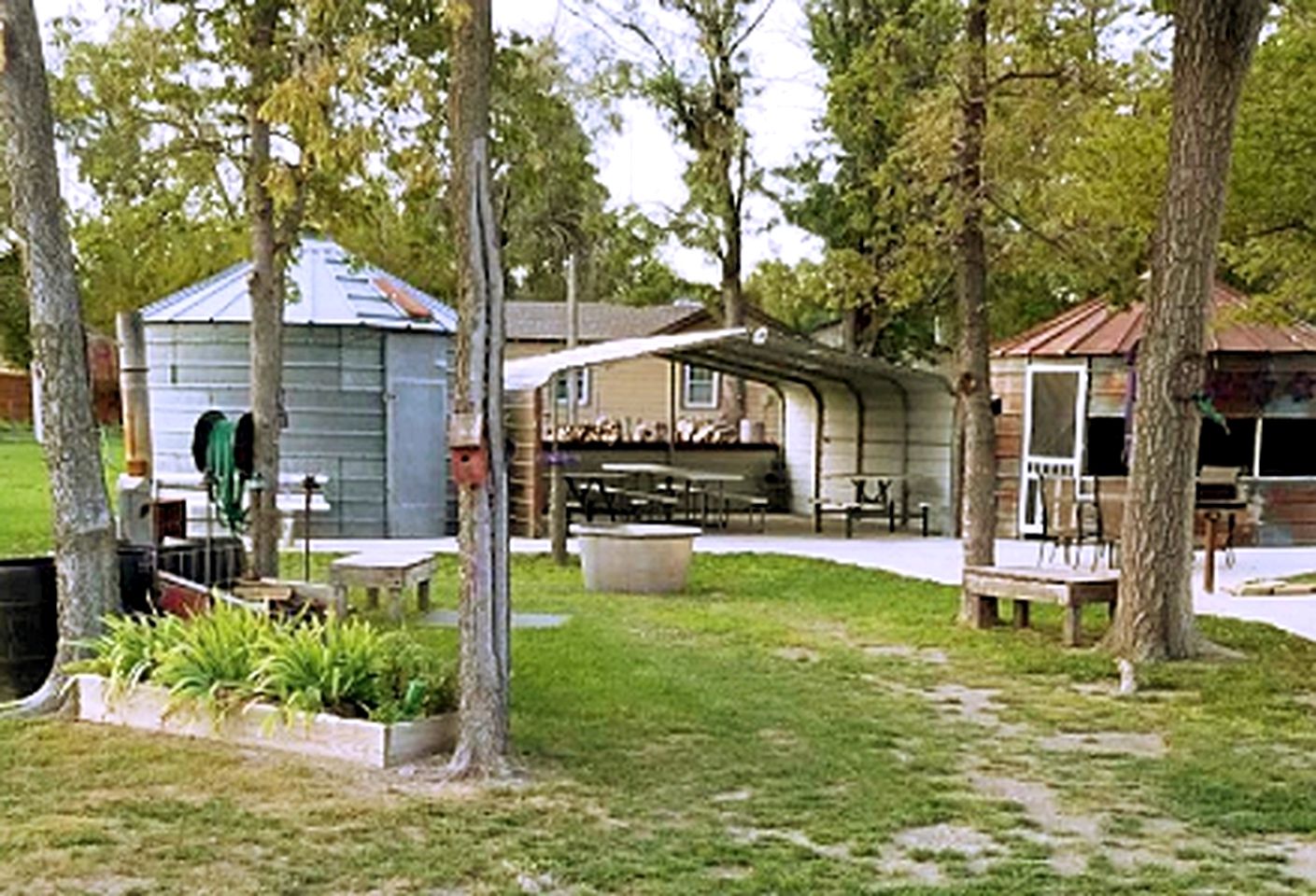 Comfortable Vacation Cottage Rental for Two Guests in Russell County, Kansas