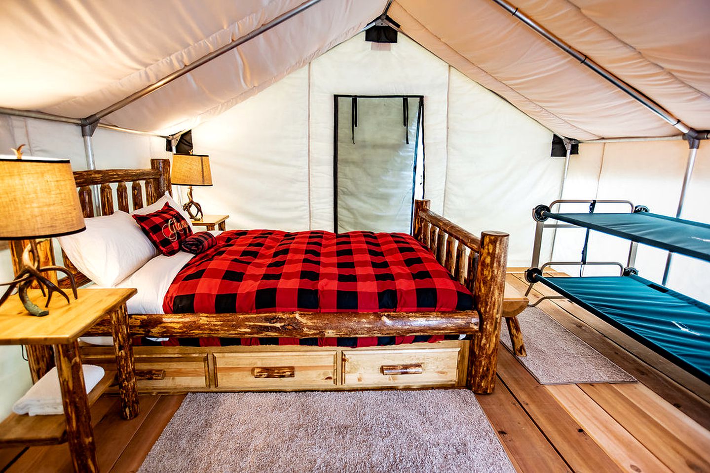 Stylish Glamping Tent with Hot Tub Access near Revelstoke Mountain Resort, British Columbia