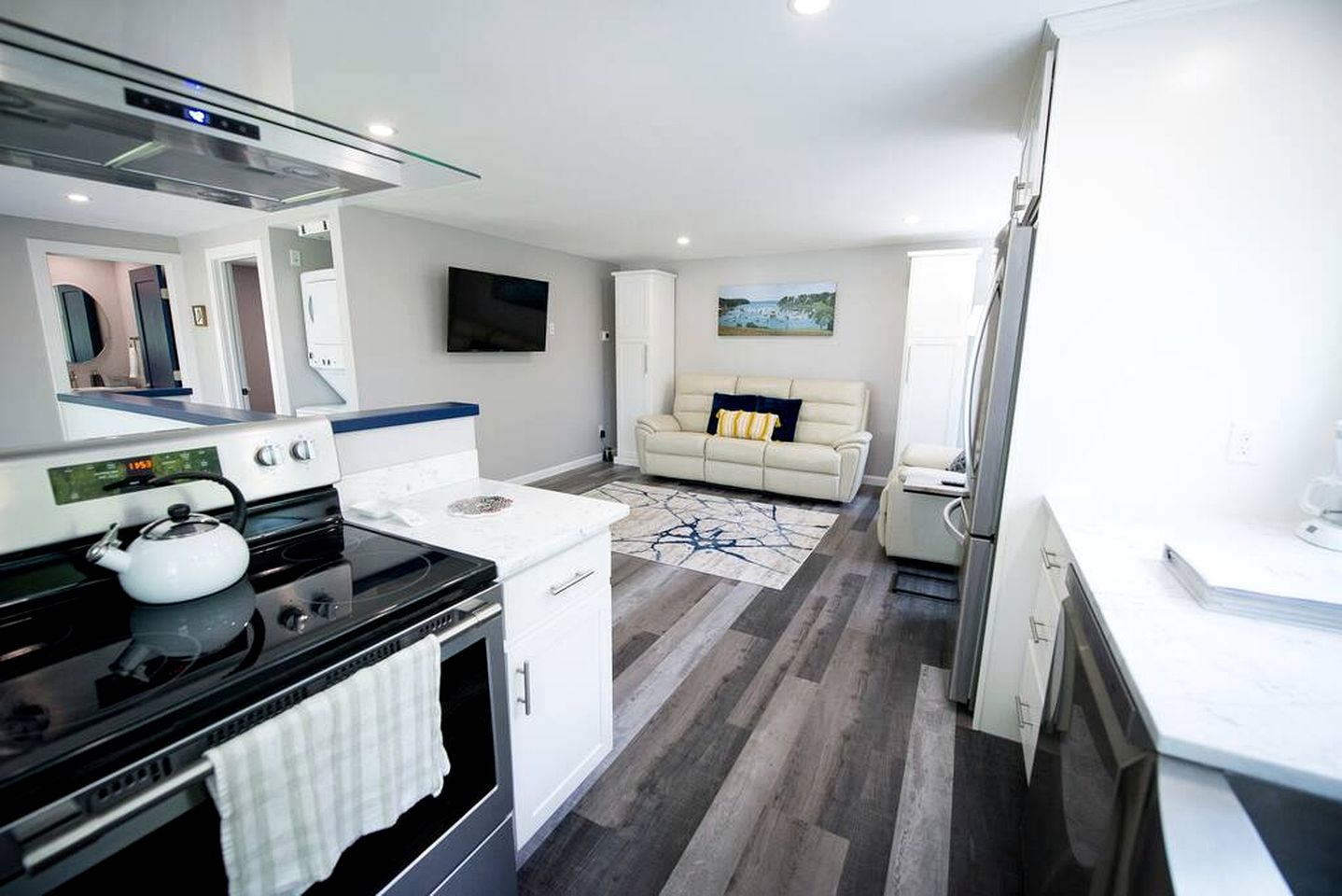 Lake Cabin Ideal for Outdoor Adventures in Maine