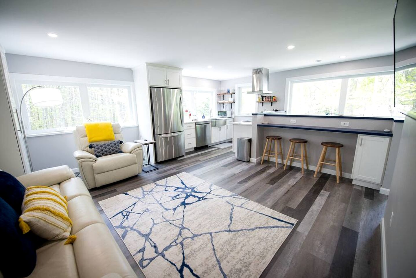 Lake Cabin Ideal for Outdoor Adventures in Maine