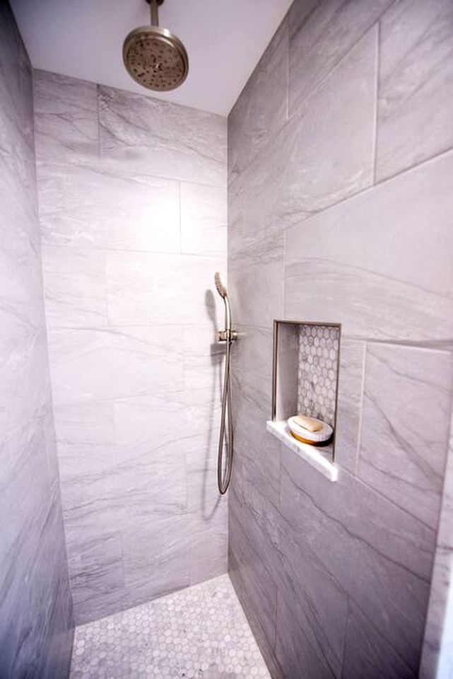 Lake Cabin Ideal for Outdoor Adventures in Maine