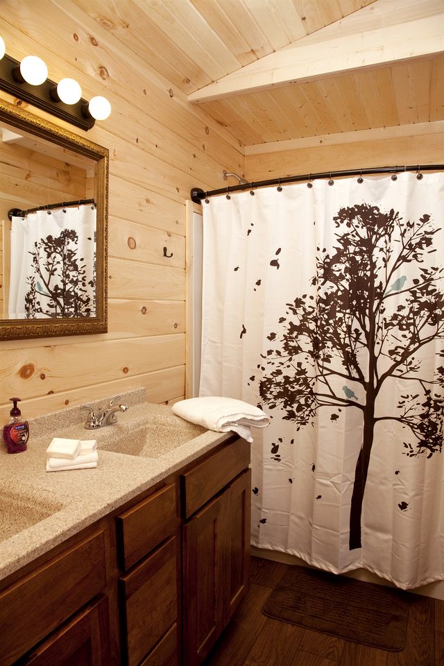 Sublime Cabin with Hot-tub and Fire Pit in Herold, Illinois