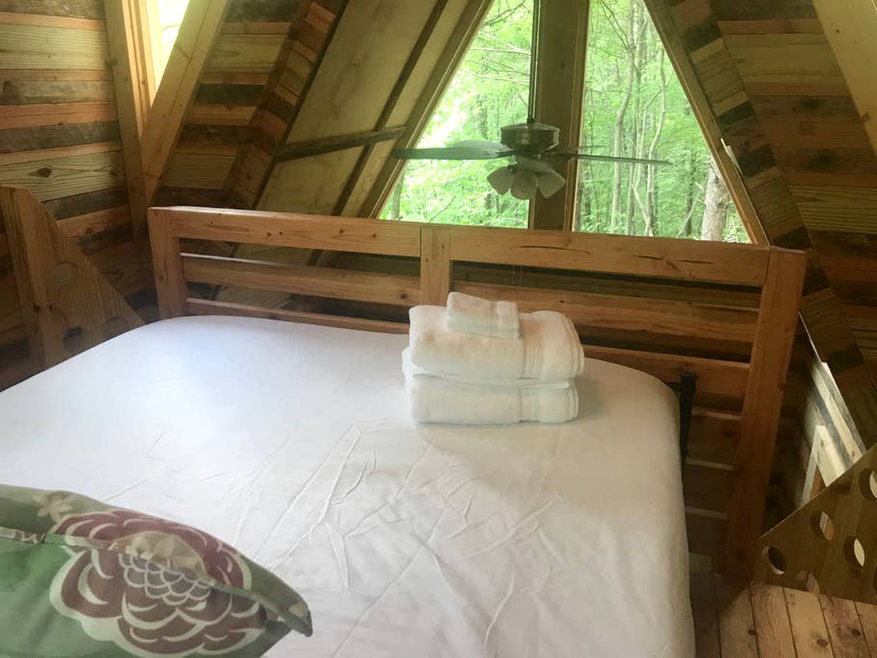 Charming Tree House with a Hot Tub in Chattahoochee National Forest, Georgia