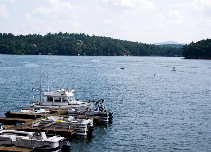 Cabins (Marion, North Carolina, United States)