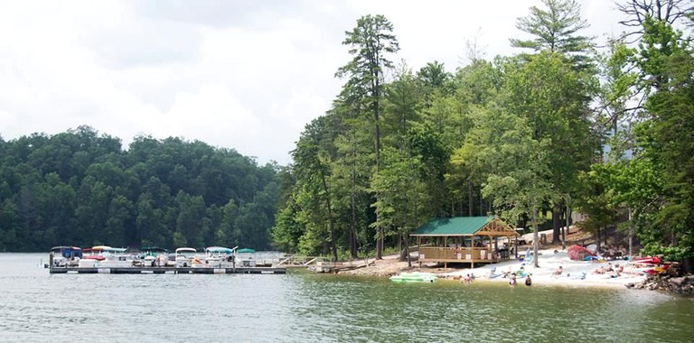 Cabins (Marion, North Carolina, United States)