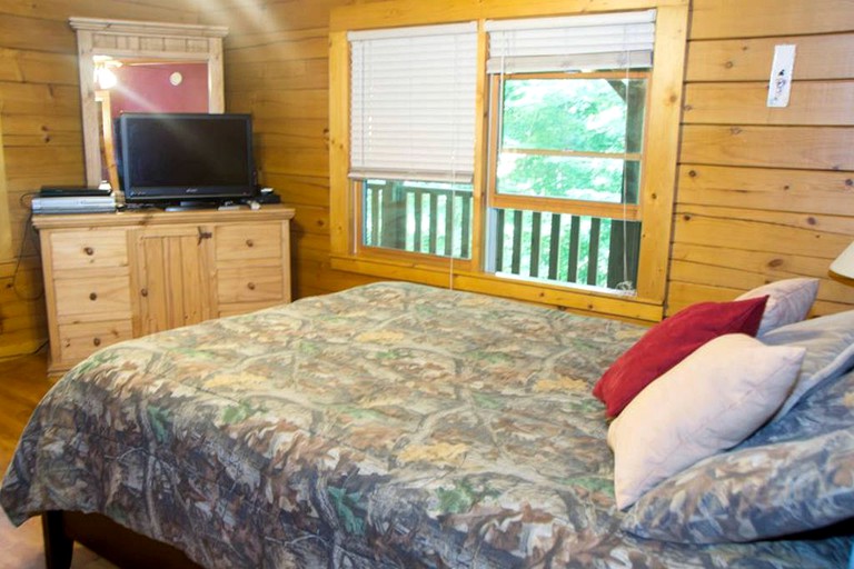 Cabins (Marion, North Carolina, United States)