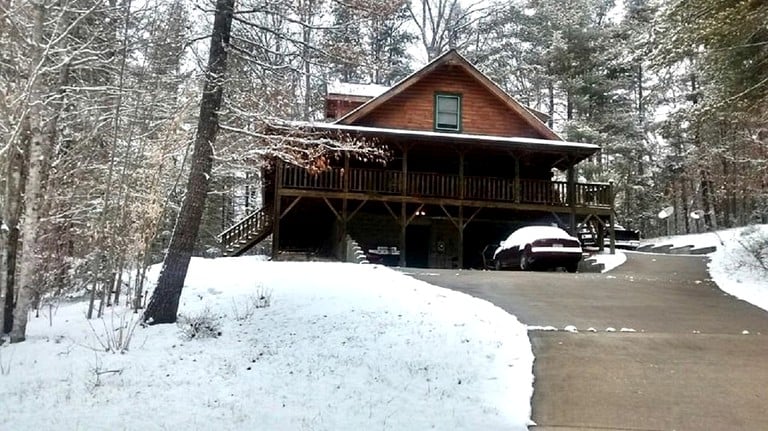 Cabins (Marion, North Carolina, United States)
