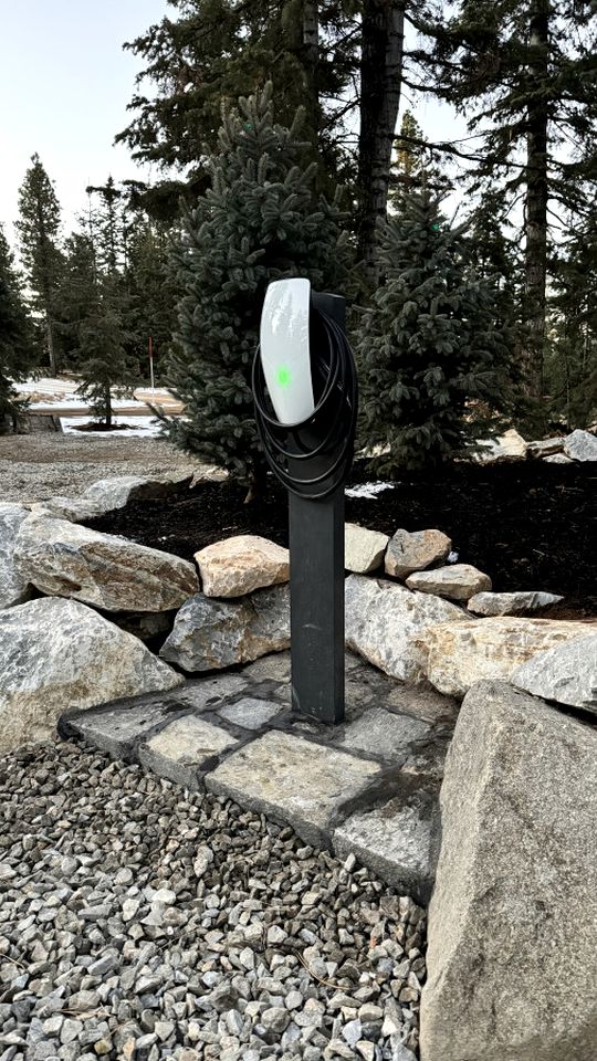 Luxurious Mountain Cabin with Sauna, Hot Tub, and Outdoor Fireplace, Perfect for a Relaxing Weekend Getaway in Utah