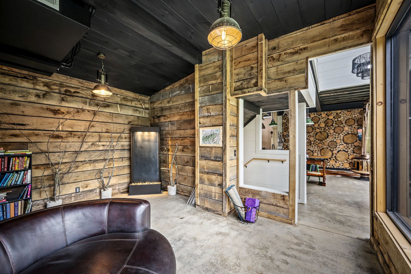 Beautiful Cabin with Indoor Swimming Pool and Sauna in Gatlinburg, Tennessee