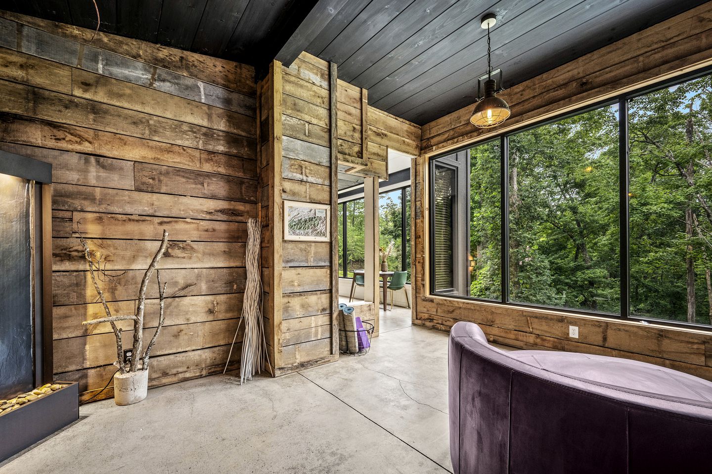 Beautiful Cabin with Indoor Swimming Pool and Sauna in Gatlinburg, Tennessee
