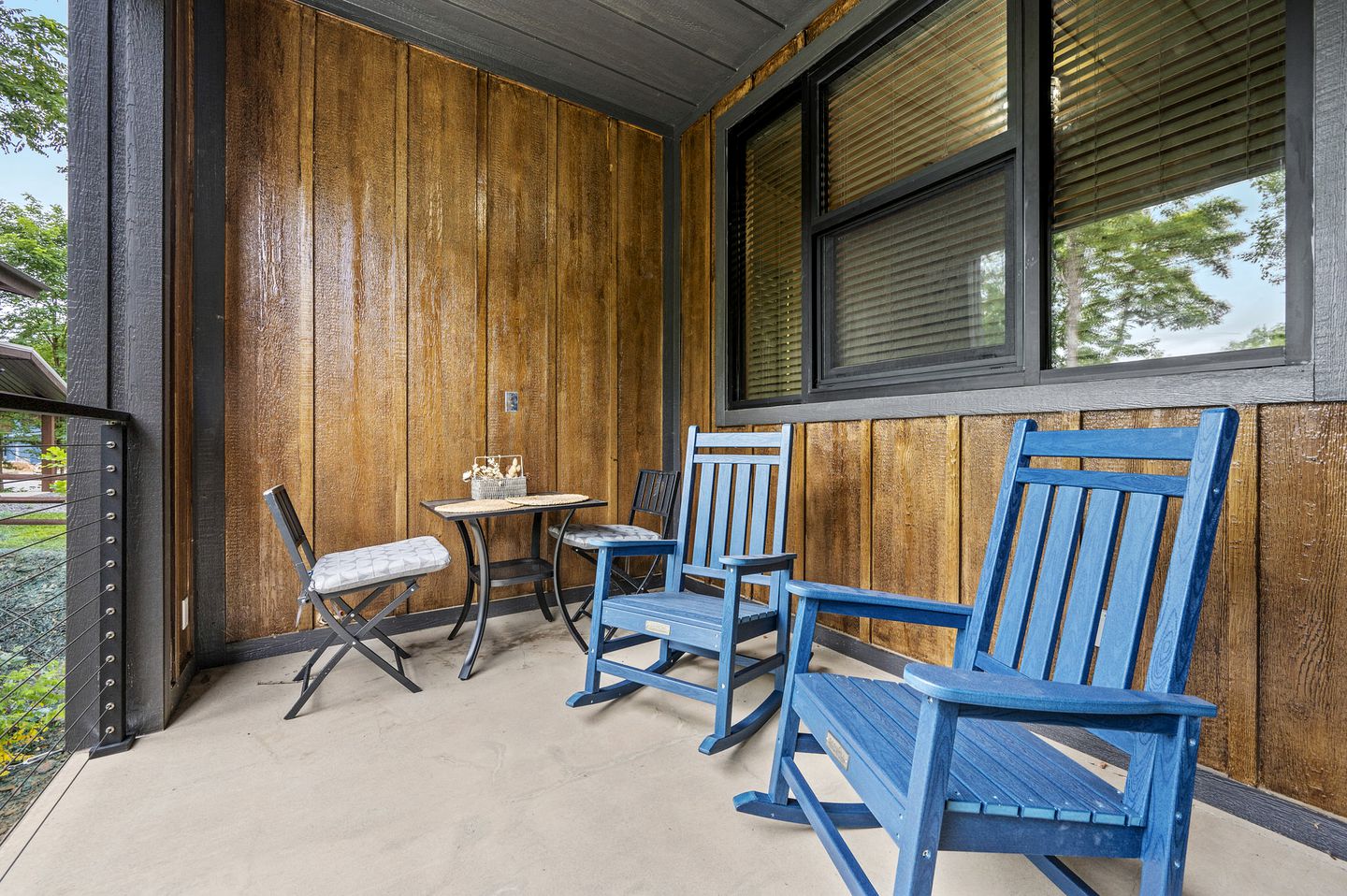 Beautiful Cabin with Indoor Swimming Pool and Sauna in Gatlinburg, Tennessee