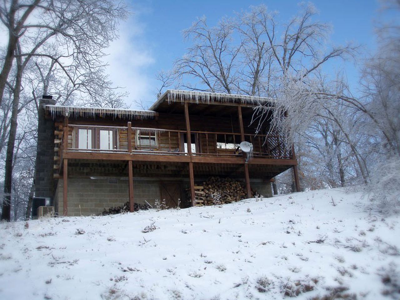 Luxury Cabin Rentals with Panoramic Views near Eureka Springs, Arkansas