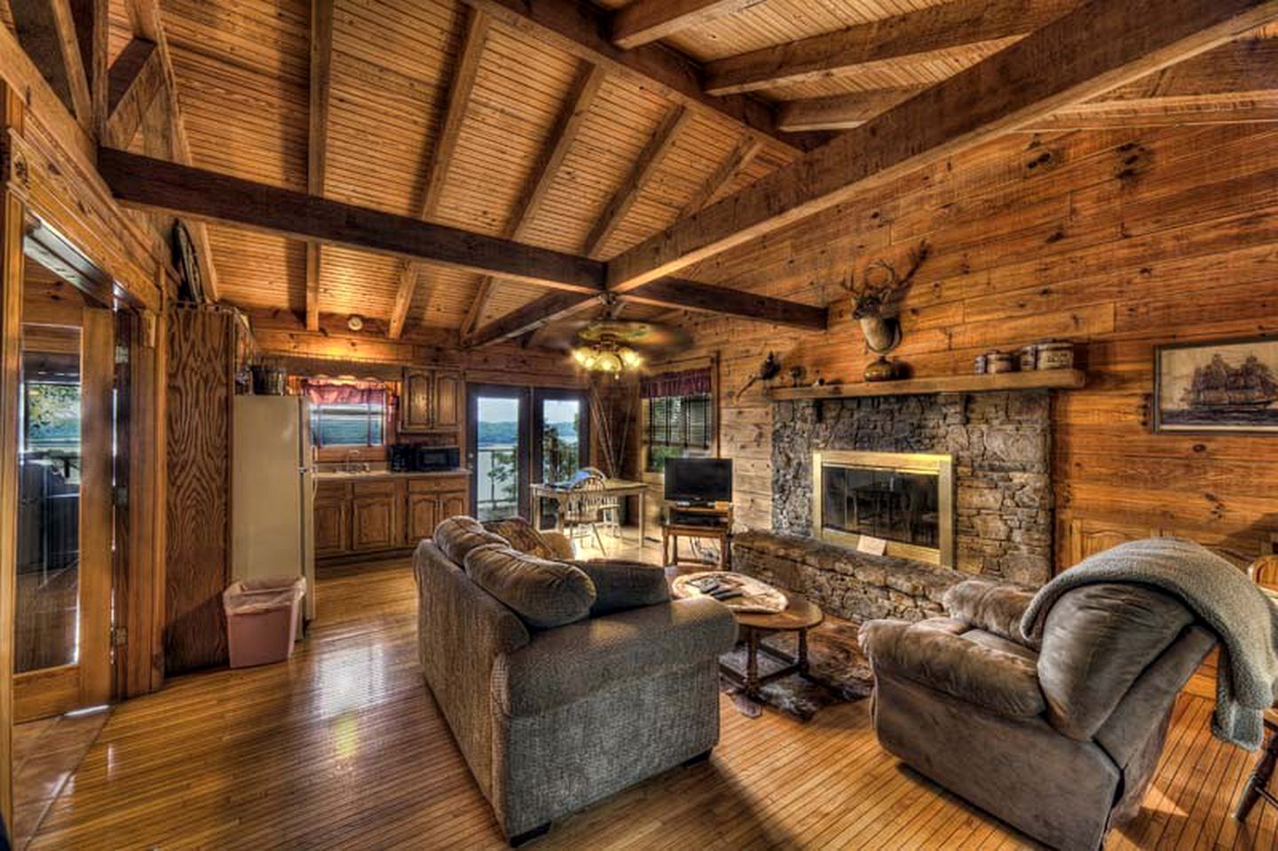 Luxury Cabin Rentals with Panoramic Views near Eureka Springs, Arkansas