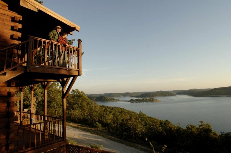 Lake View Suites #2 | Nature Lodges (Eureka Springs, Arkansas, United States of America)