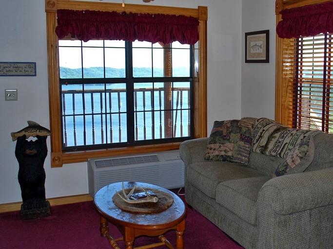 Lake View Suites #2 | Nature Lodges (Eureka Springs, Arkansas, United States of America)