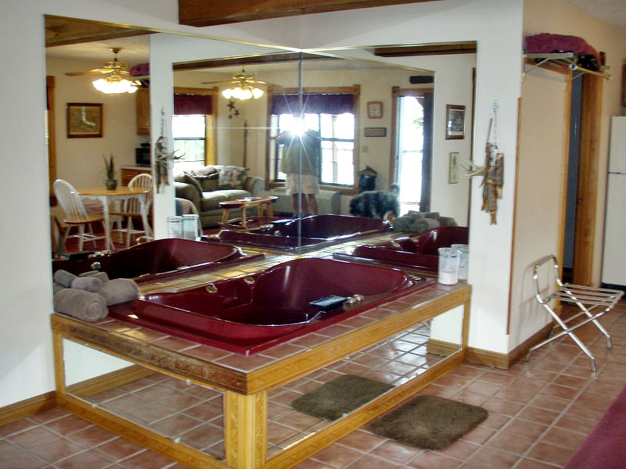 Charming Couples' Rental with Jacuzzi for Getaway to Ozarks near Eureka Springs, Arkansas