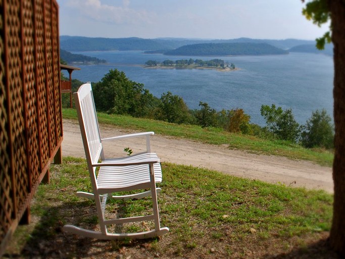 Lake View Suites #2 | Nature Lodges (Eureka Springs, Arkansas, United States of America)