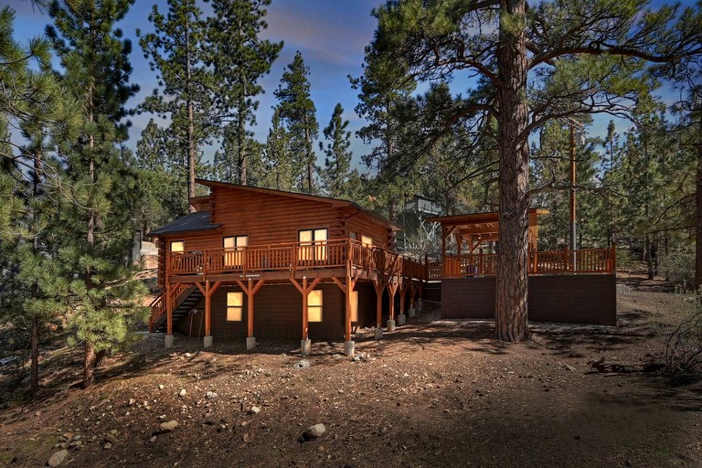 Gorgeous Modern Log Cabin Nestled in the Woods in Big Bear, California