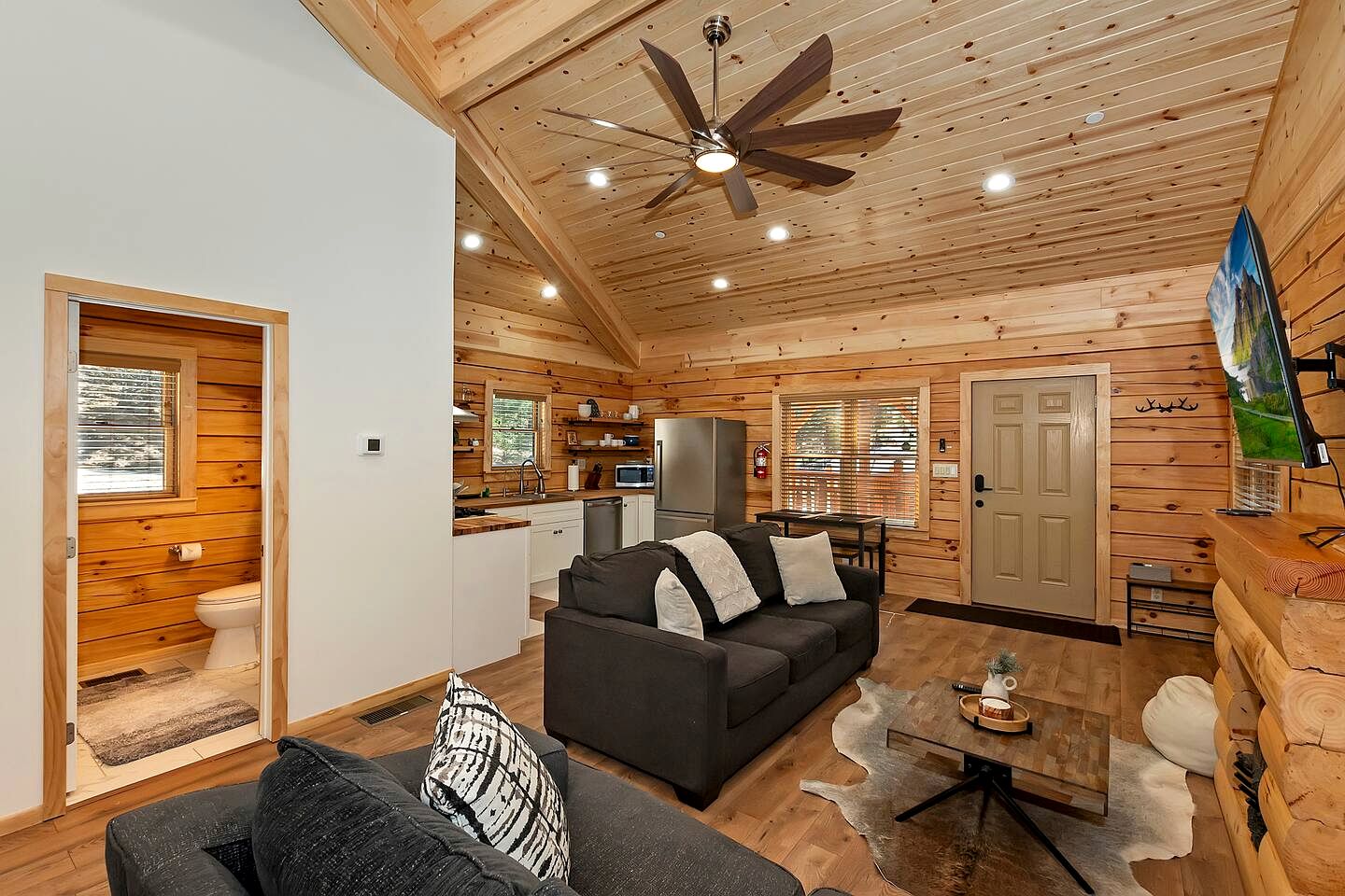 Gorgeous Modern Log Cabin Nestled in the Woods in Big Bear, California