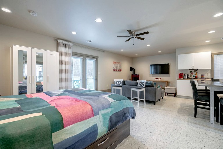 Vacation Rentals (Canada, Leamington, Ontario)