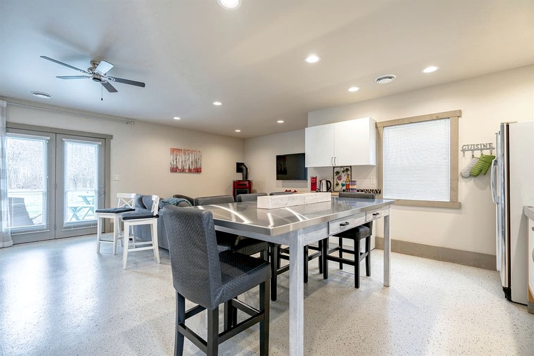 Vacation Rentals (Canada, Leamington, Ontario)