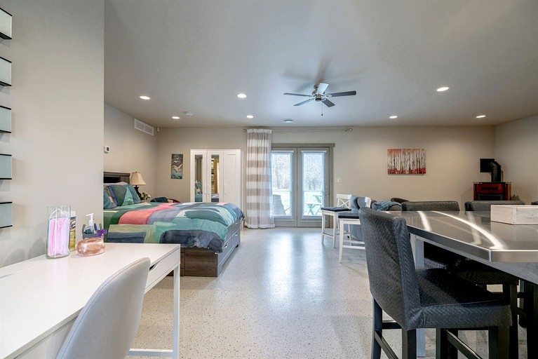 Vacation Rentals (Canada, Leamington, Ontario)