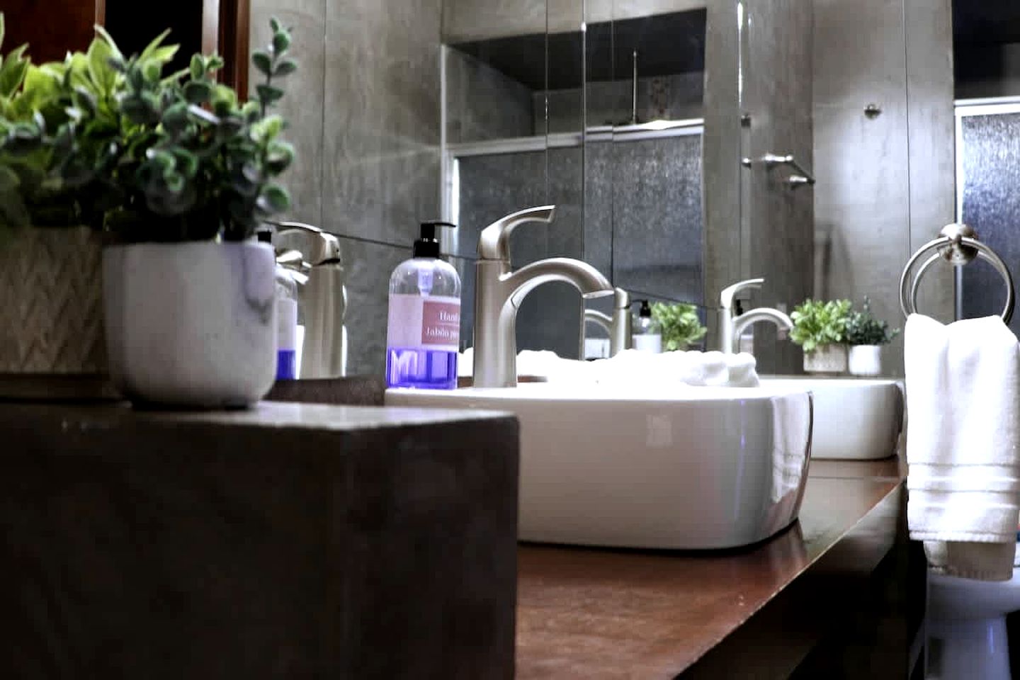 Charming Private Suite for a Relaxing Wine Country Escape in Baja California, Mexico