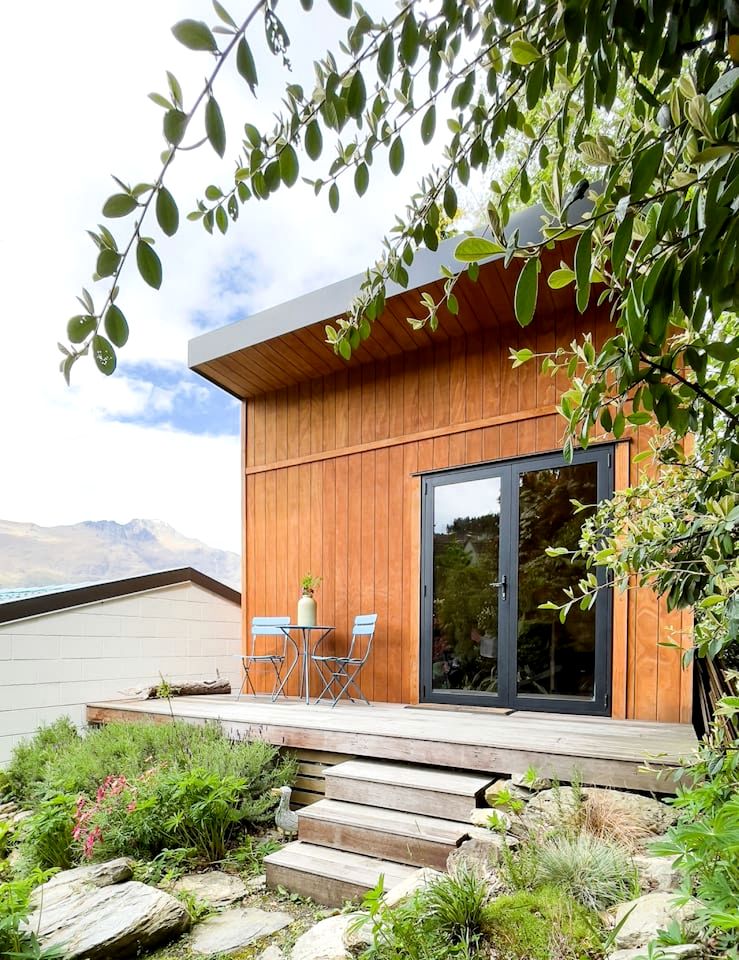 Cabins (New Zealand, Queenstown, South Island)