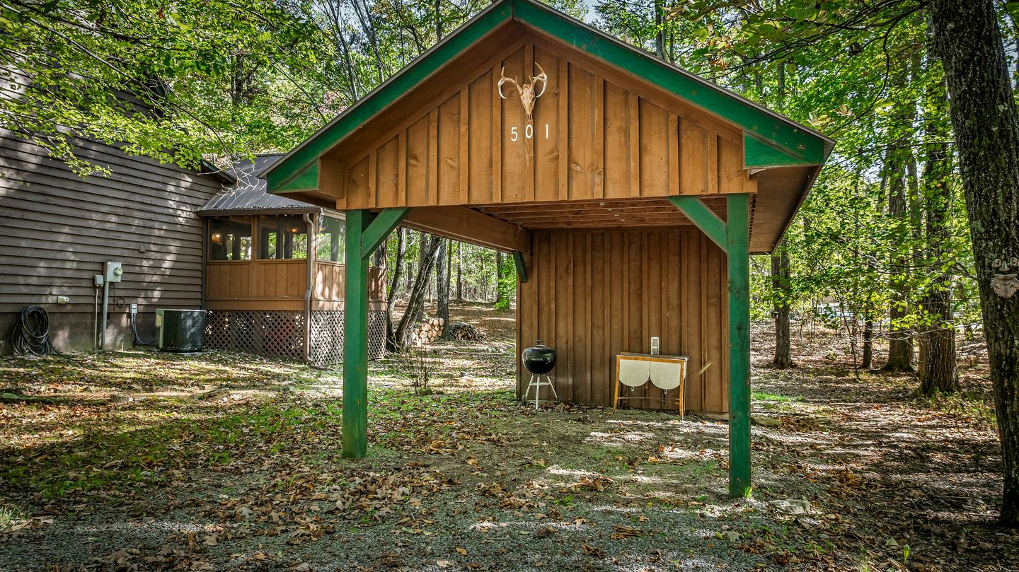 Idyllic and Picturesque Cabin with Hot Tub near Graces High Falls, Northern Alabama
