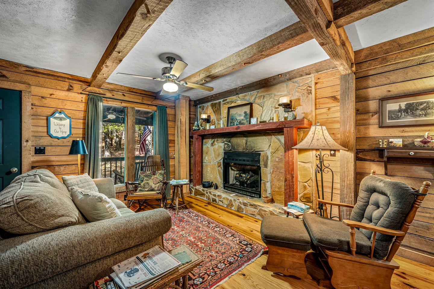 Idyllic and Picturesque Cabin with Hot Tub near Graces High Falls, Northern Alabama