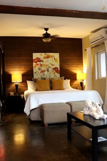 Cabins (Mexico, --, Baja California)