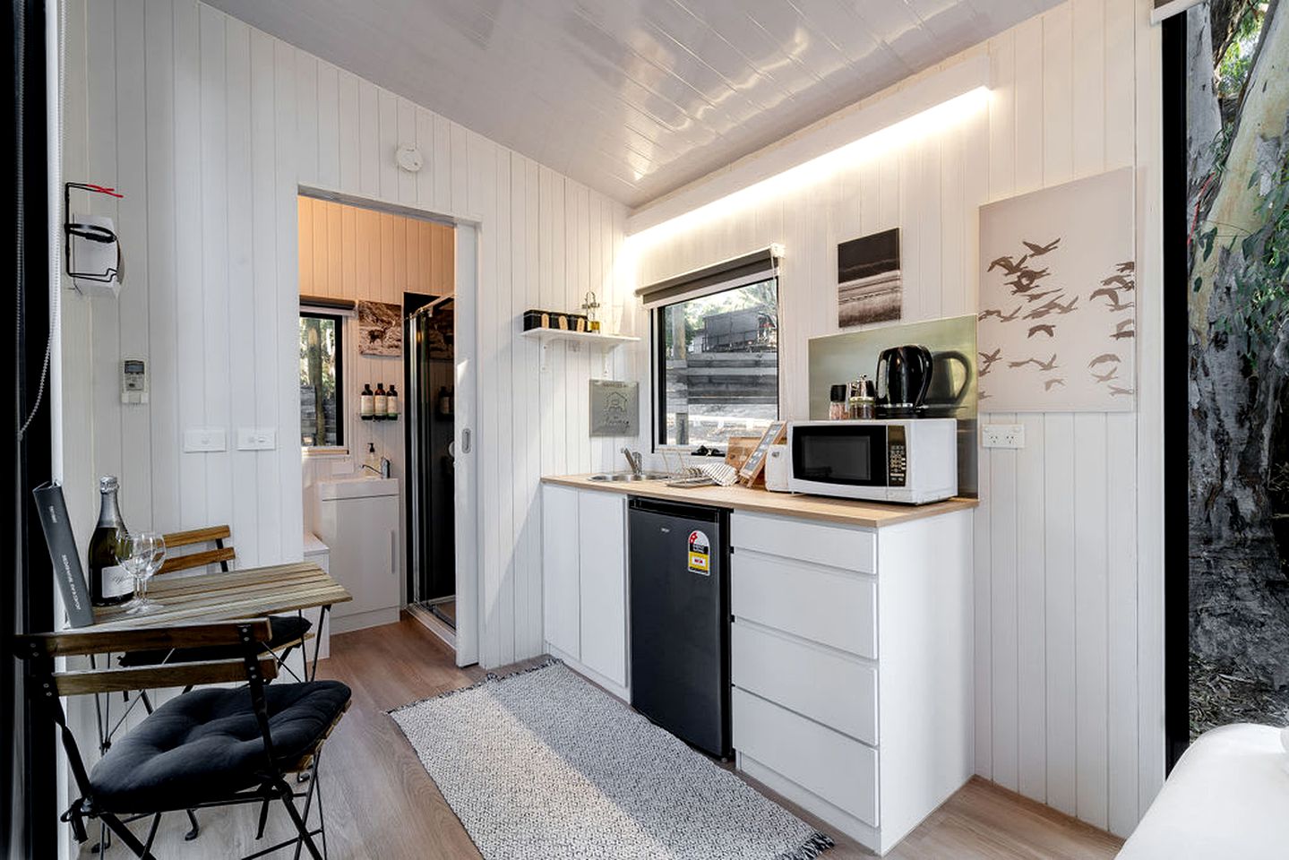 Luminous Tiny House Perfect for Water and Winter Sports in Victoria, Australia