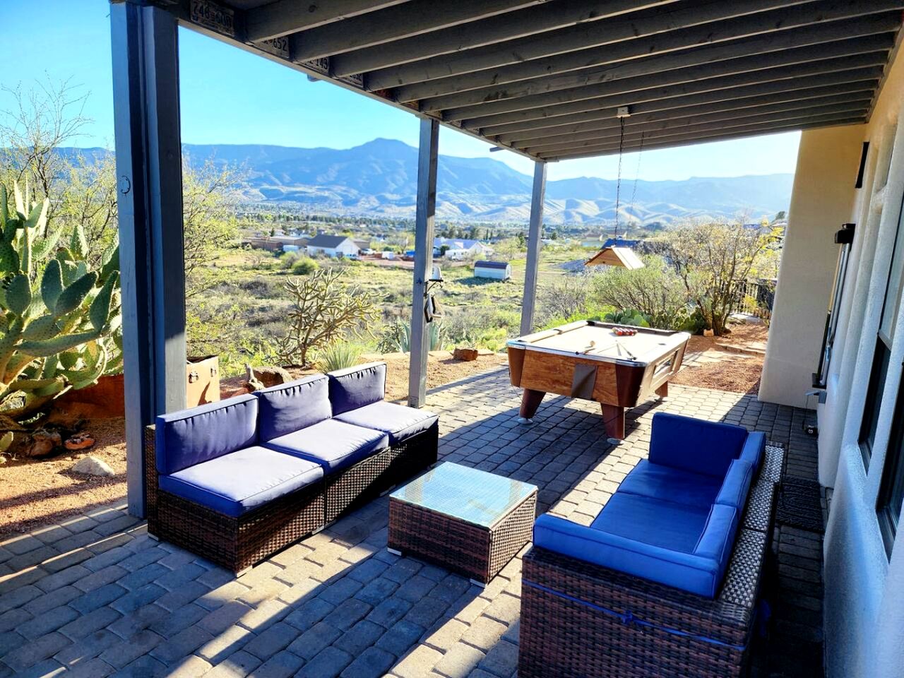 Desert Cabin with Amazing Indoor and Outdoor Areas in Arizona