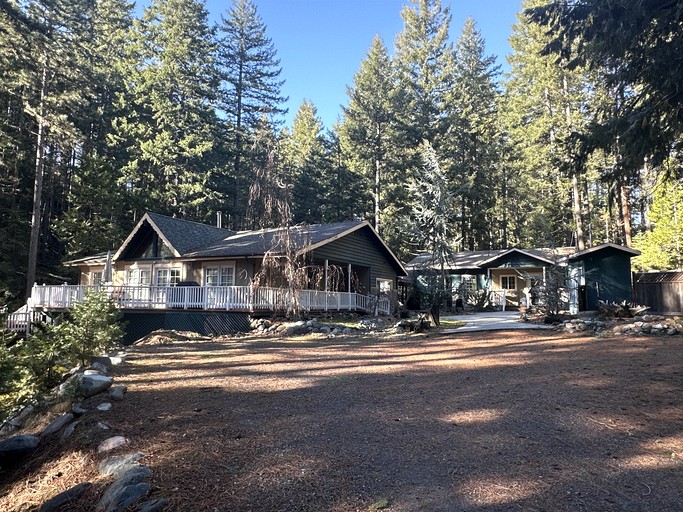 Gorgeous Cabin with Hot-tub in Black Butte Ranch, California