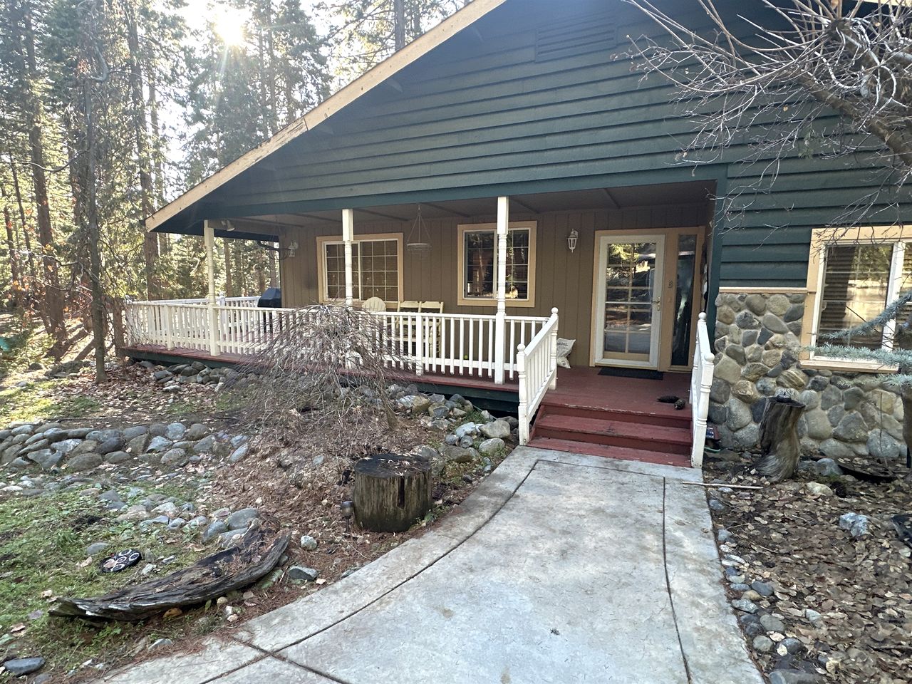 Gorgeous Cabin with Hot-tub in Black Butte Ranch, California