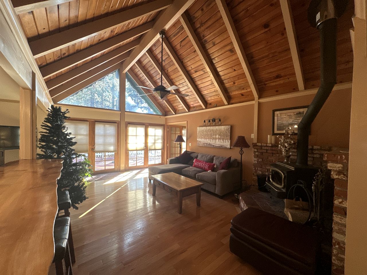 Gorgeous Cabin with Hot-tub in Black Butte Ranch, California