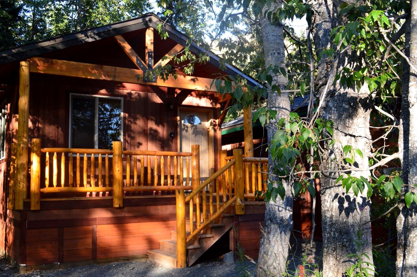 Luxury Lakeside Bungalow Cabin Rentals near Lake Summit in Anchorage, Alaska