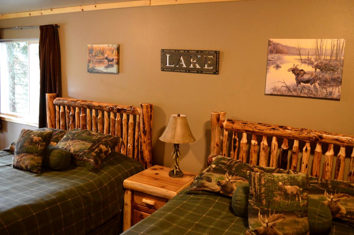 Luxury Cedar Wood Cabins with Picturesque Mountain Views near Anchorage, Alaska