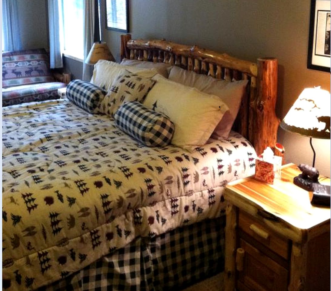 Luxury Cedar Wood Cabins with Picturesque Mountain Views near Anchorage, Alaska