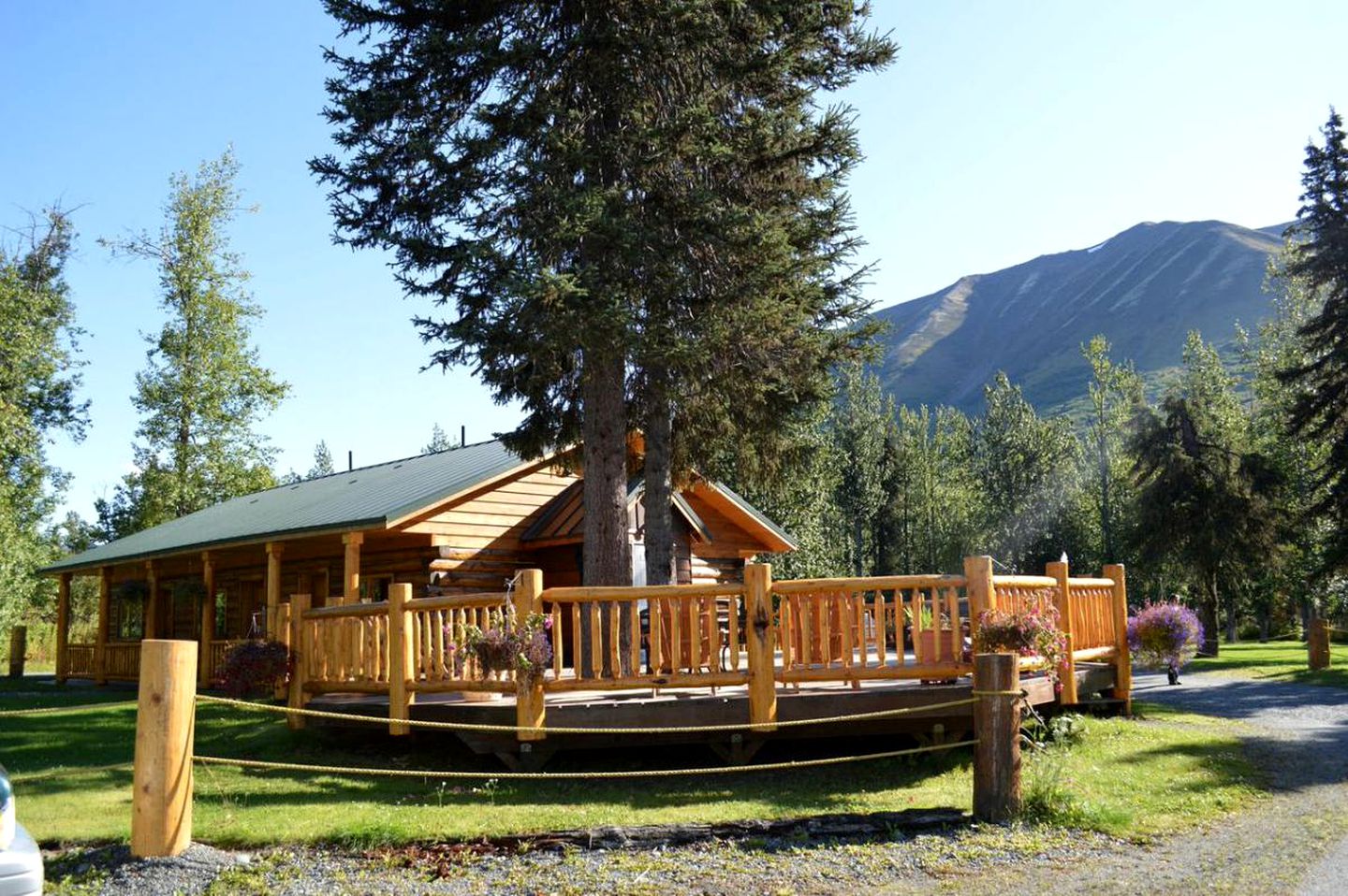 Rustic Alpine Cabin Rentals with Mountain Views near Anchorage, Alaska