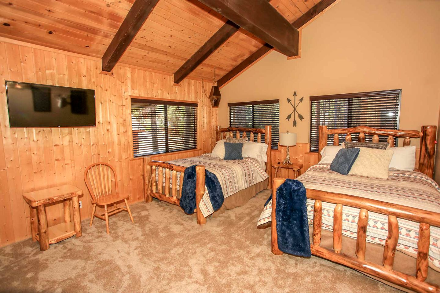 Private Family-Friendly Cottage with Hot-Tub and Games Room, Close to Snow Summit by Bear Lake, California