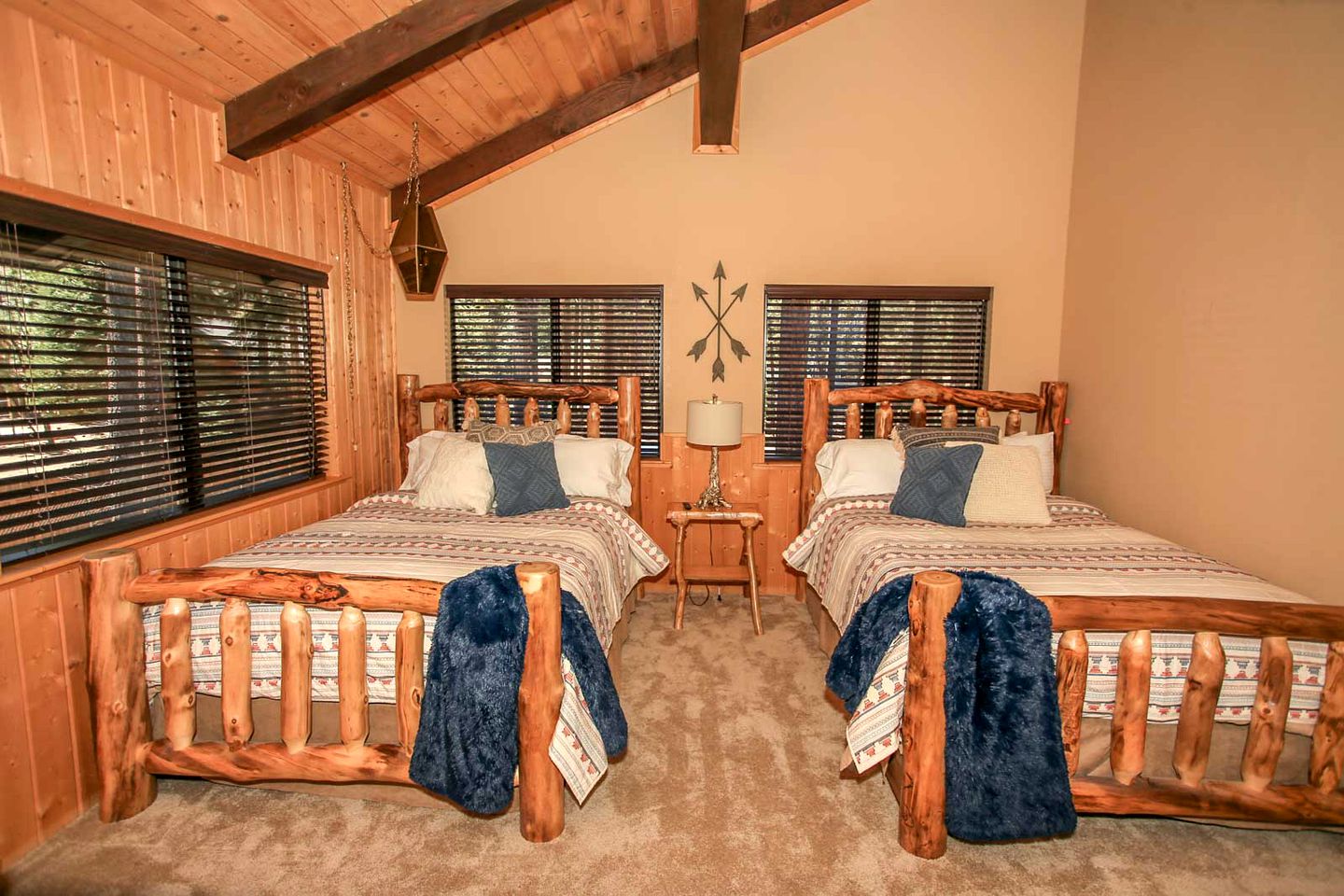 Private Family-Friendly Cottage with Hot-Tub and Games Room, Close to Snow Summit by Bear Lake, California