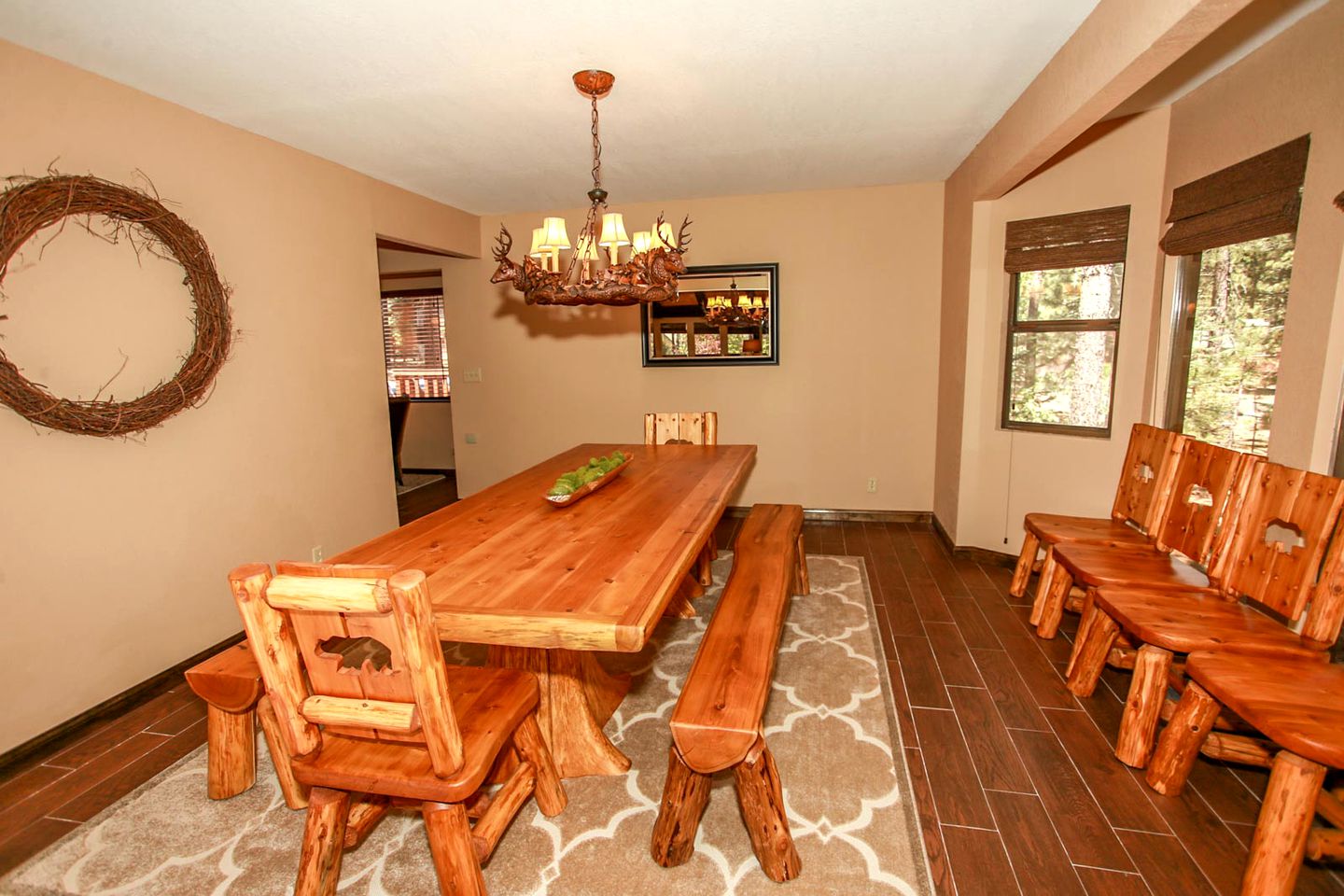 Private Family-Friendly Cottage with Hot-Tub and Games Room, Close to Snow Summit by Bear Lake, California