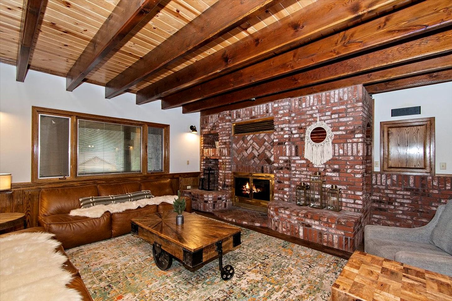 The Ultimate Nature Escape: Amazing Cabin with a Hot Tub in Big Bear Lake, California